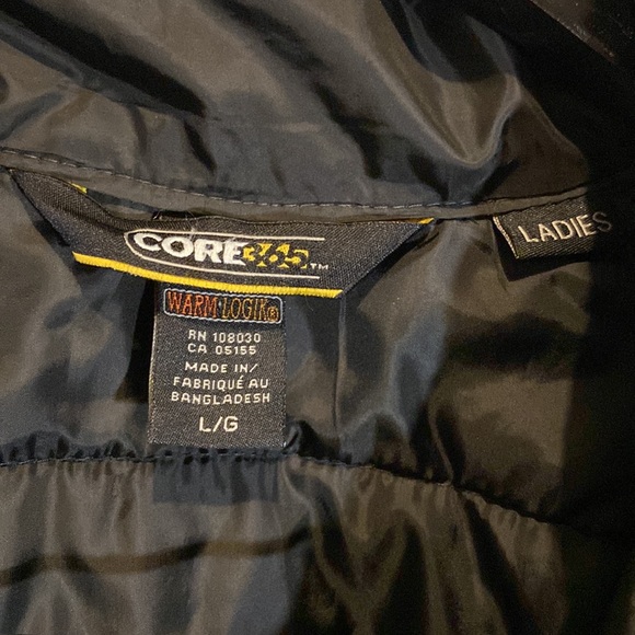 Lightweight athletic black jacket. Fits like a medium. - Picture 4 of 5